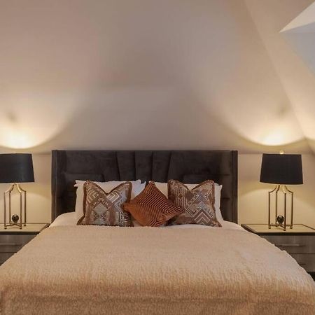 Апартаменты Luxury Penthouse - Castle Views - 2 Bed & Parking Виндзор Экстерьер фото